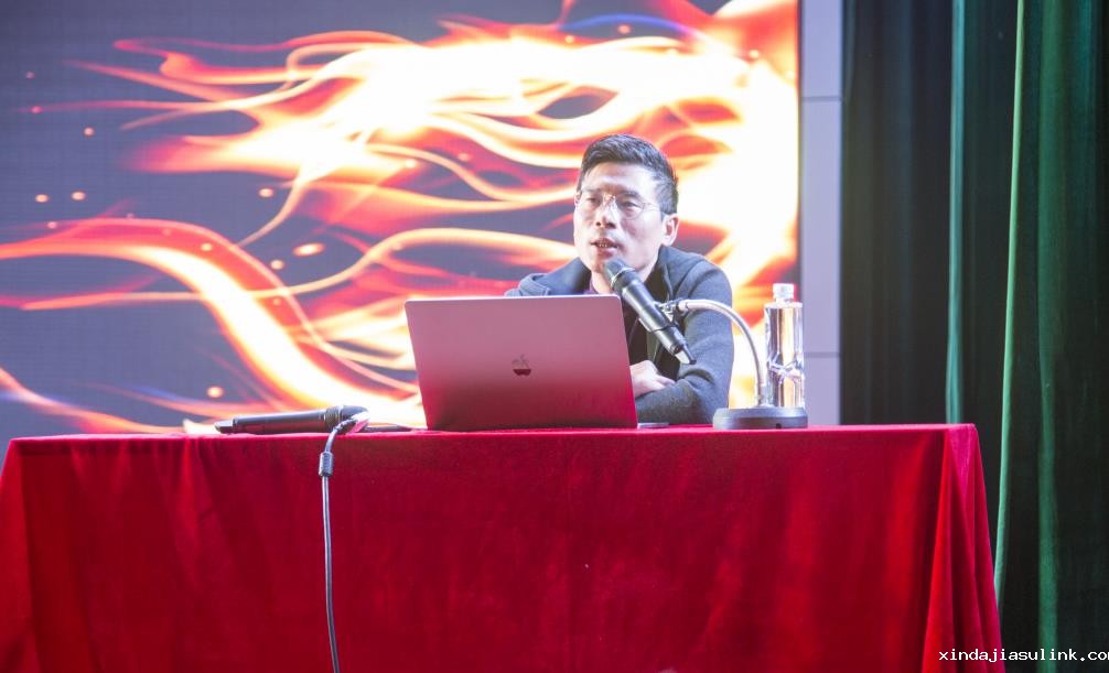 陈老师.jpg